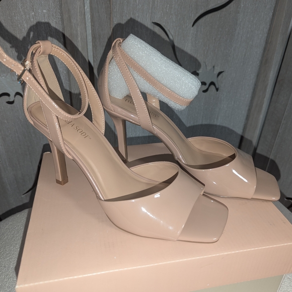Elegant Beige Heels Thalia Sodi Ankle Strap Nude Heels Size 9 👠 - Picture 1 of 9